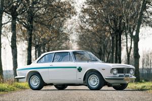 Alfa Romeo GTA 1300 Junior 1968 года 